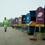 Genbrugsvejleder på genbrugscenter i Thy